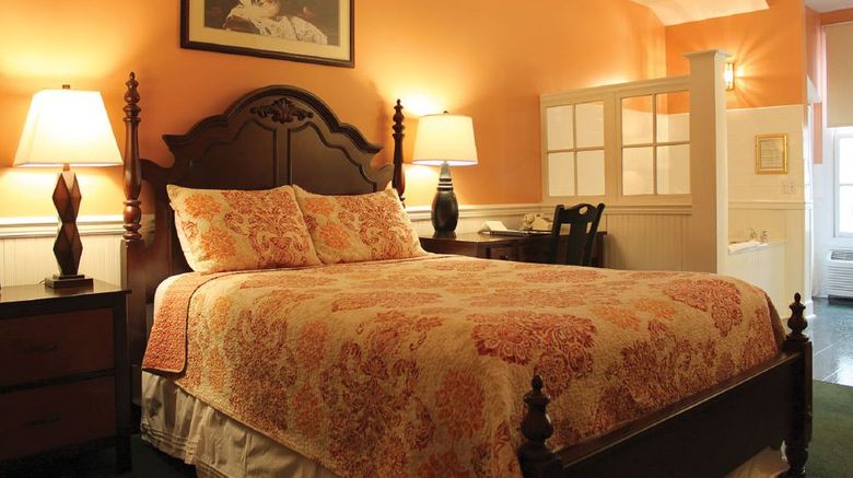 <b>County Clare Irish Inn and Pub Room</b>