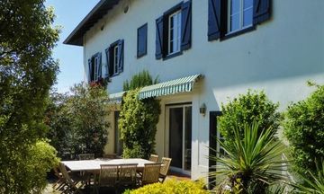 Domaine De Bassilour Chateaux