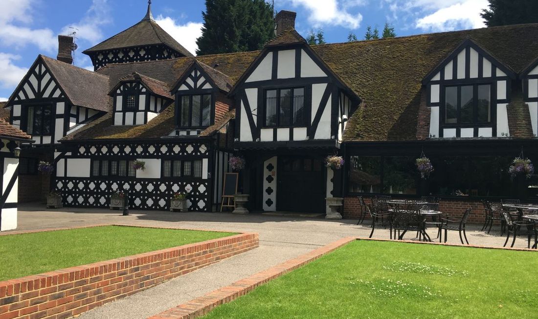 Hever Hotel Exterior