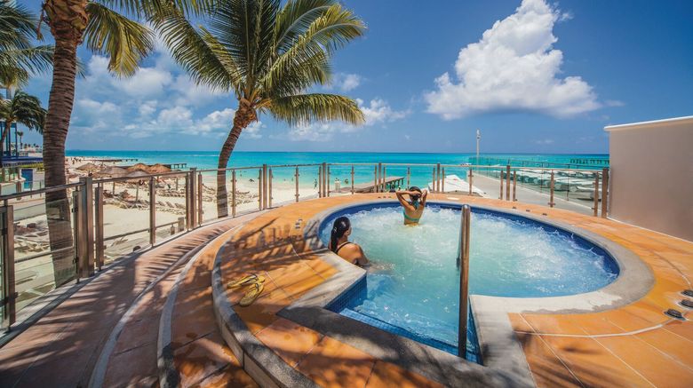 <b>Hotel Riu Cancun Pool</b> <b>Hotel Riu Cancun Pool</b>