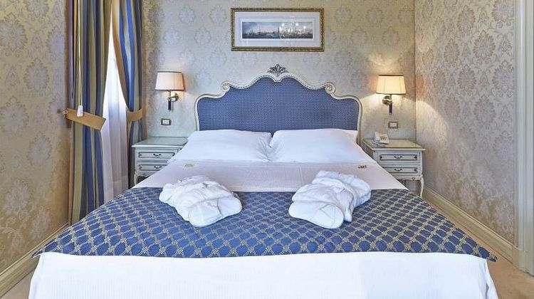 Hotel Antiche Figure Room