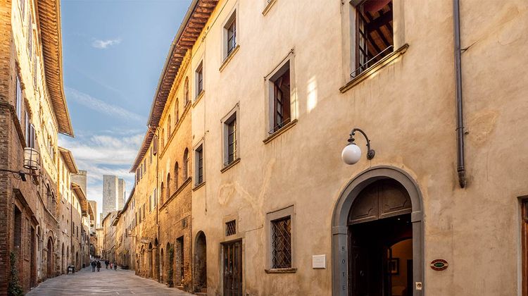 Hotel L'Antico Pozzo Exterior
