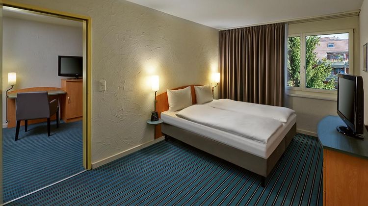 Apart Hotel operated by Hilton Suite