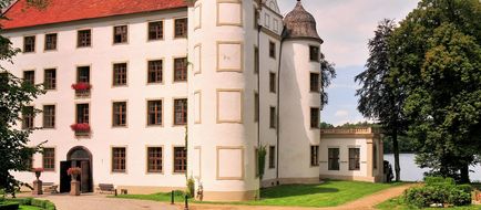 Hotel Podewils Castle in Krag Exterior