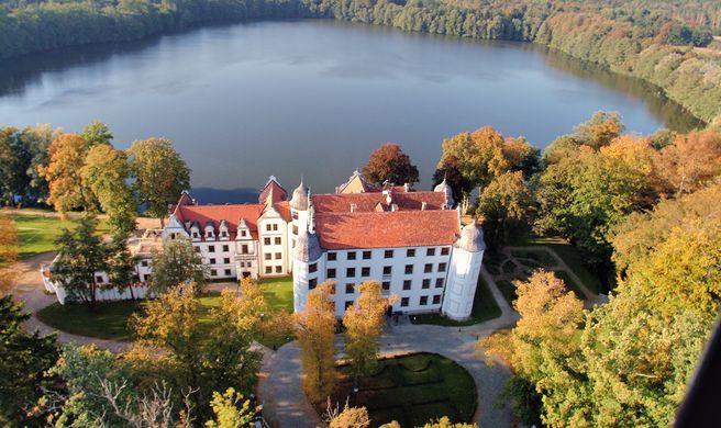 Hotel Podewils Castle in Krag Exterior