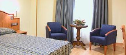 Hotel II Castillas Room