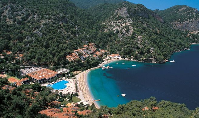 Hillside Beach Club Exterior