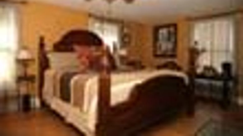 <b>August Seven Inn Room</b>
