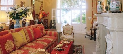 Colona Castle Lobby