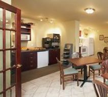 Hotel & Suites Les Laurentides St Sauveu Restaurant