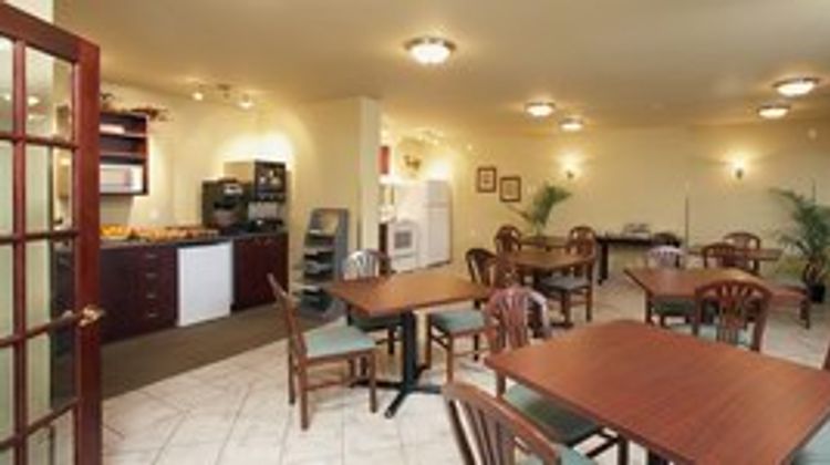 Hotel & Suites Les Laurentides St Sauveu Restaurant