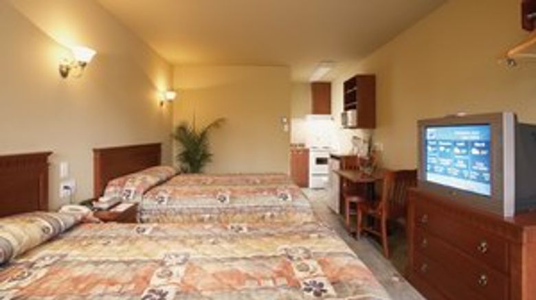 <b>Hotel & Suites Les Laurentides St Sauveu Room</b>