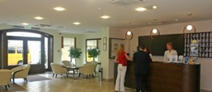 Barbacan Palace Hotel Lobby