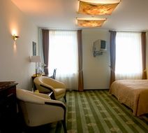 Barbacan Palace Hotel Room