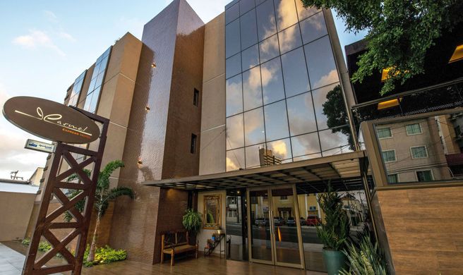 Carmel Express Hotel Exterior