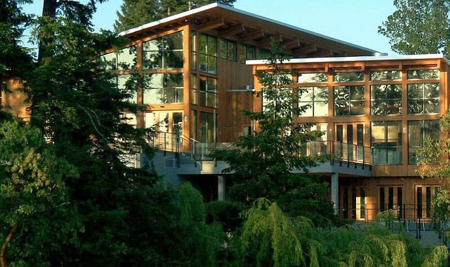Brentwood Bay Resort & Spa Exterior