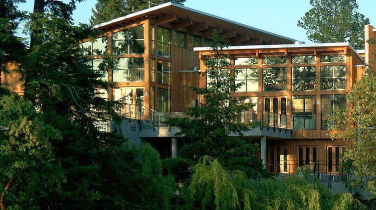 Brentwood Bay Resort & Spa Exterior