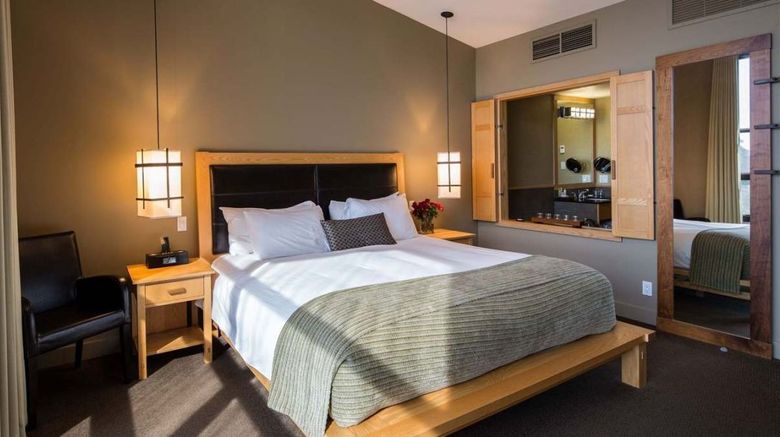 <b>Brentwood Bay Resort & Spa Room</b>