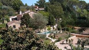 Les Rosees Lodge