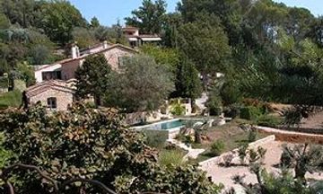 Les Rosees Lodge