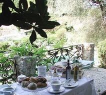 Les Rosees Lodge Restaurant