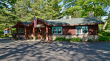 Grand Pines Resort & Motel on Round Lake Lobby