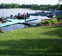 Grand Pines Resort & Motel on Round Lake Pool