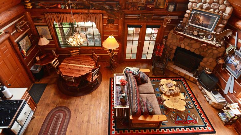 <b>Grand Pines Resort & Motel on Round Lake Room</b>