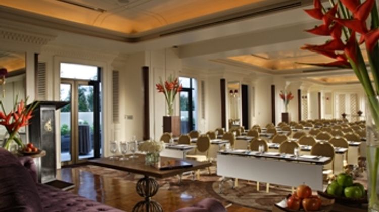 Lebua at State Tower Meeting