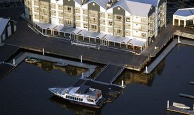 Peppers Seaport Hotel Exterior