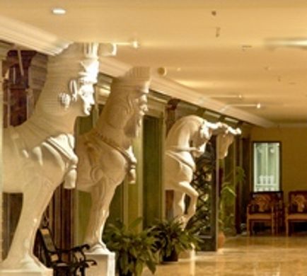 Dariush Grand Hotel Lobby