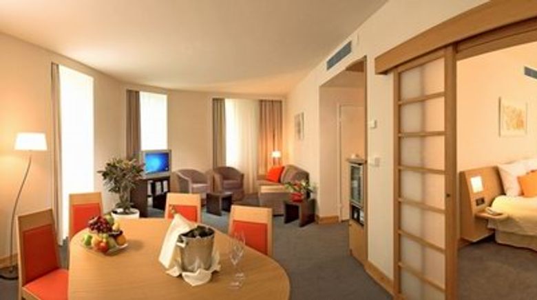 <b>Novotel St Petersburg Centre Suite</b> <b>Novotel St Petersburg Centre Suite</b>