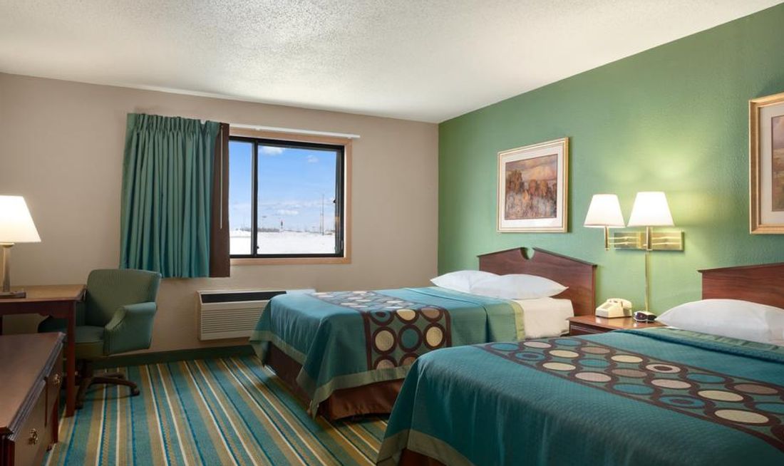 Coratel Inn & Suites by Jasper New Richmond Room