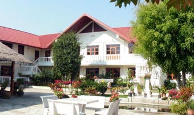 Golden Cupids Hotel Exterior