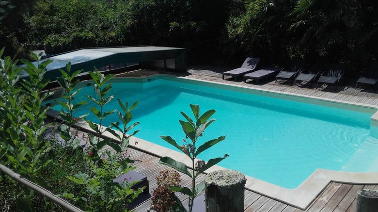 <b>Chateau Les Hauts facing Mont St Michel Pool</b>