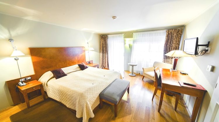 The Golden Wheel Room
