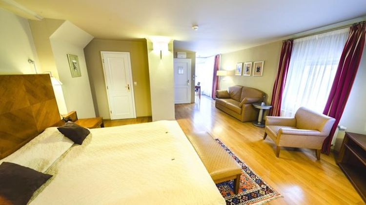 The Golden Wheel Suite
