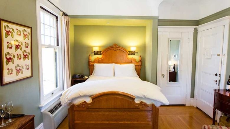 <b>The Inn On First Room</b>
