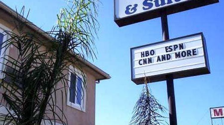 Redondo Inn & Suites Exterior