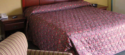 Redondo Inn & Suites Room
