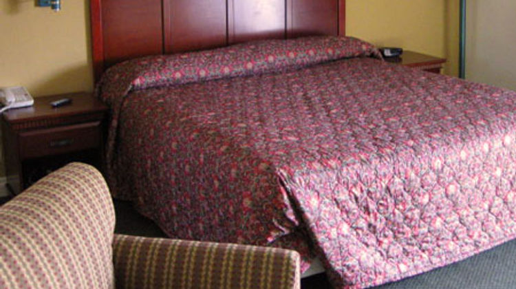 Redondo Inn & Suites Room