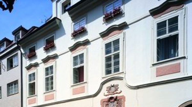 The Iron Gate Hotel & Suites Exterior