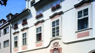 The Iron Gate Hotel & Suites