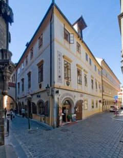 Hotel Cerny Slon