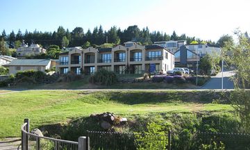 The Moorings Motel & Apts