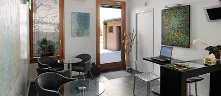 Ca' Pozzo Inn Lobby