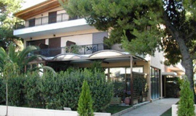 Chris Hotel Exterior
