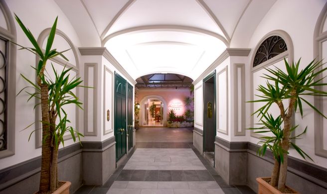 Hotel Palazzo Alabardieri Exterior