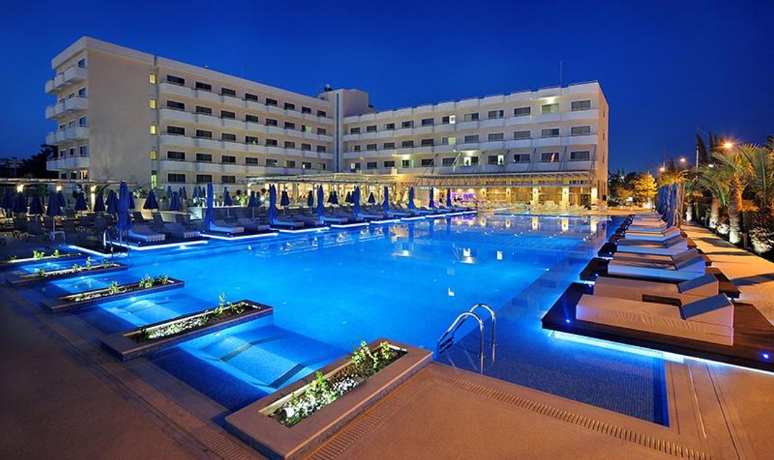 Nestor Hotel Exterior
