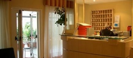 Hotel Pacesetter Lobby